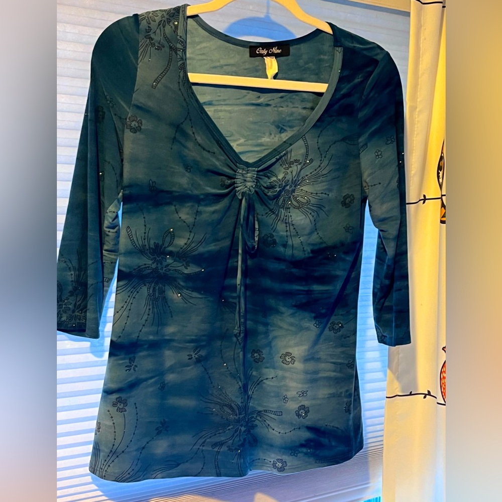 3/4 length sleeve blue ombré top with tiny sparkles. By Only Nine.